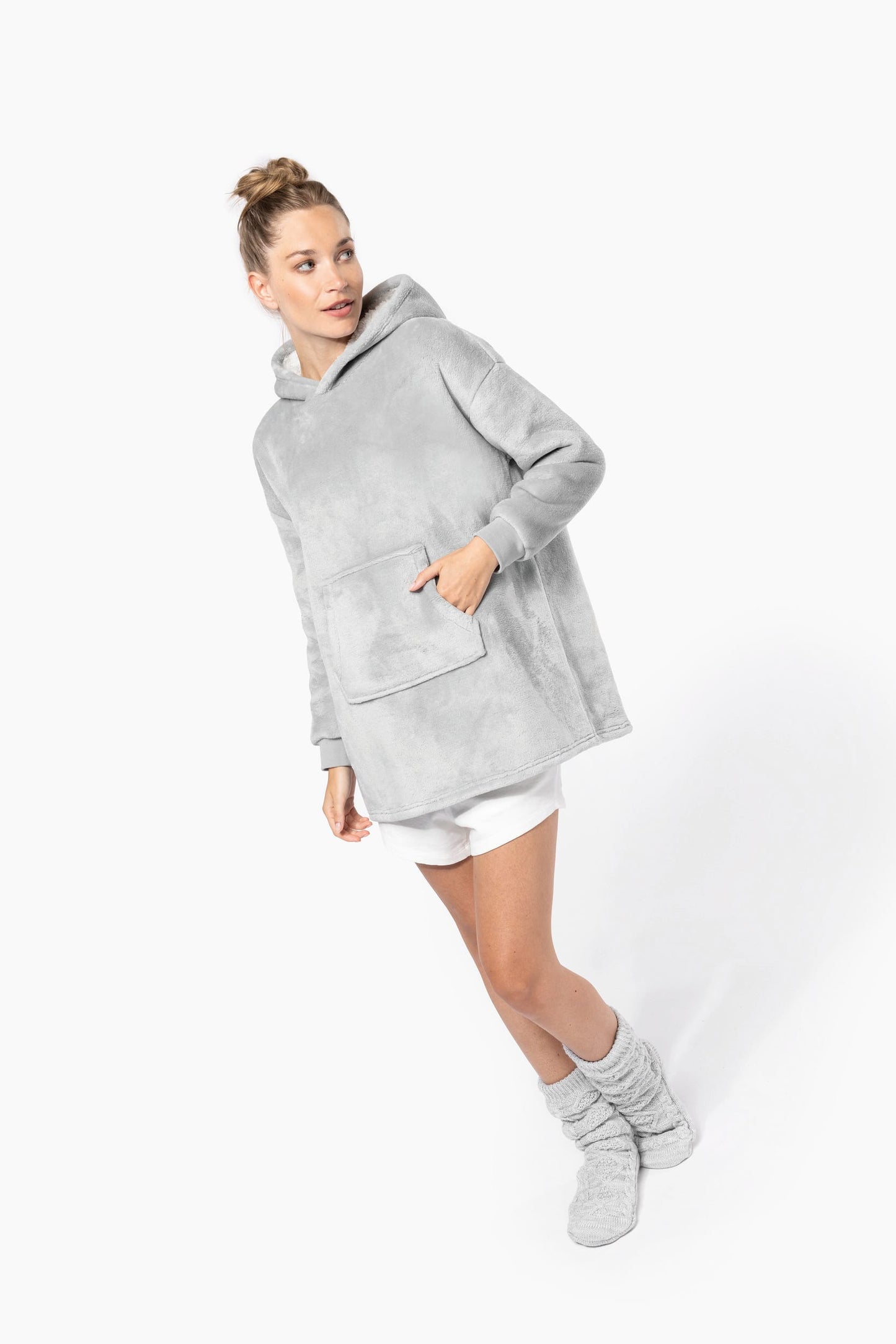 Gepersonaliseerde zachte surf poncho of badjas geborduurd met naam tekst of logo Kariban Antwerpen