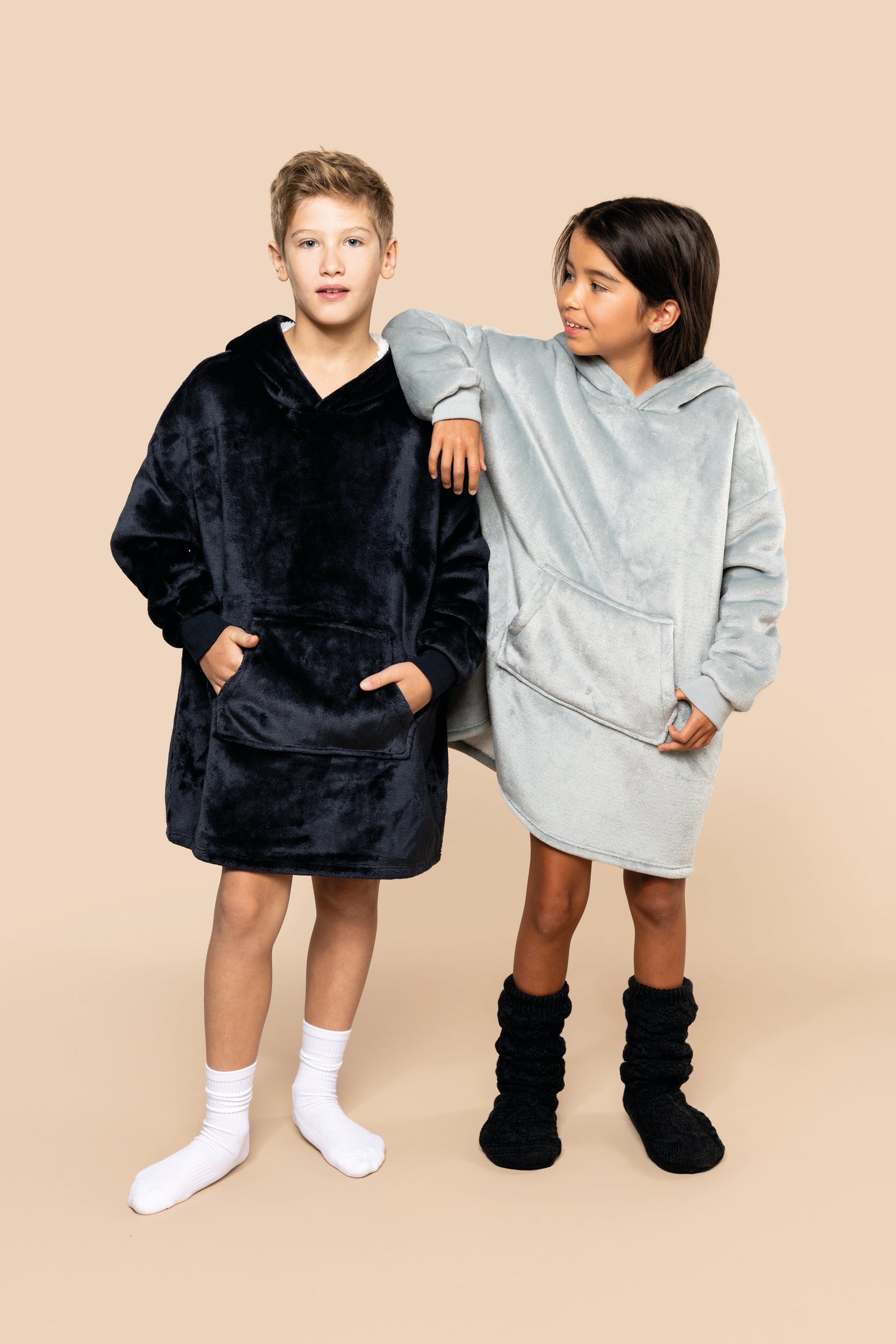 Te personaliseren surf poncho of badcape kind geborduurd met naam tekst of logo Kariban Antwerpen