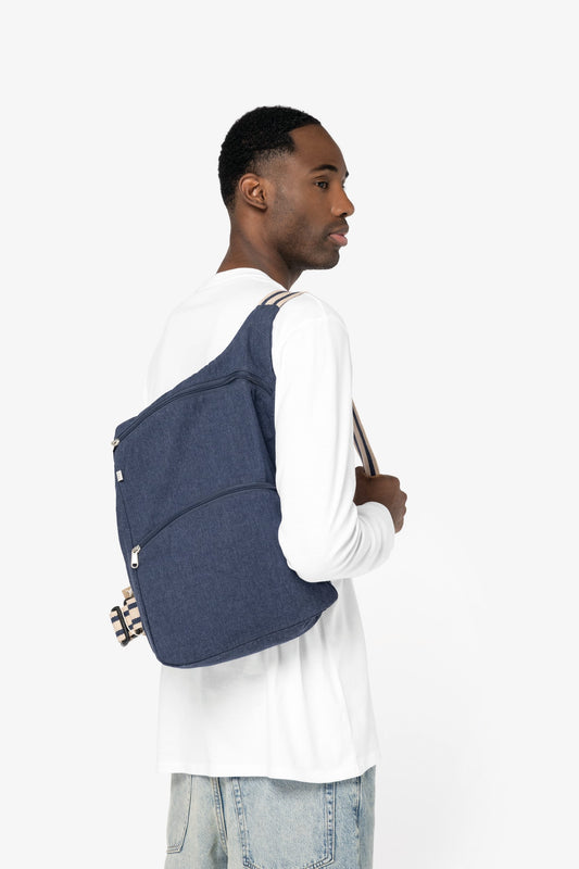 Gepersonaliseerde Jeans rugzak van biologisch katoen van het merk Native Spirit geborduurd te Antwerpen