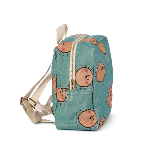 Gepersonaliseerde blauwe baby of kinder rugzak met leuke zonnetjes print van het merk Studio Loco geborduurd op naam