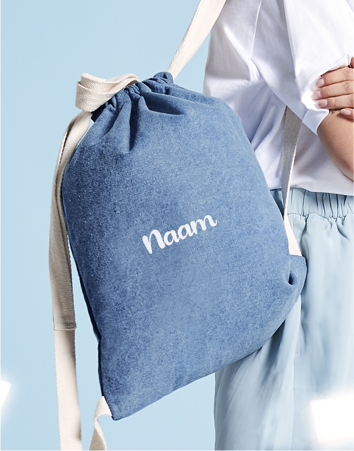 Jeans stof turnzak te personaliseren via borduren of bedrukken op naam Bagbase Antwerpen
