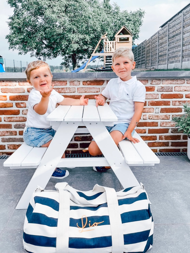 Gepersonaliseerde gestreepte weekender op maat geborduurd te Antwerpen met naam of tekst voor baby of kind van het Merk Westford Mill in marine stijl