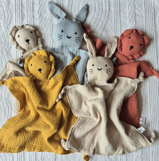 Vrolijke knuffeldoekjes te personaliseren met naam baby