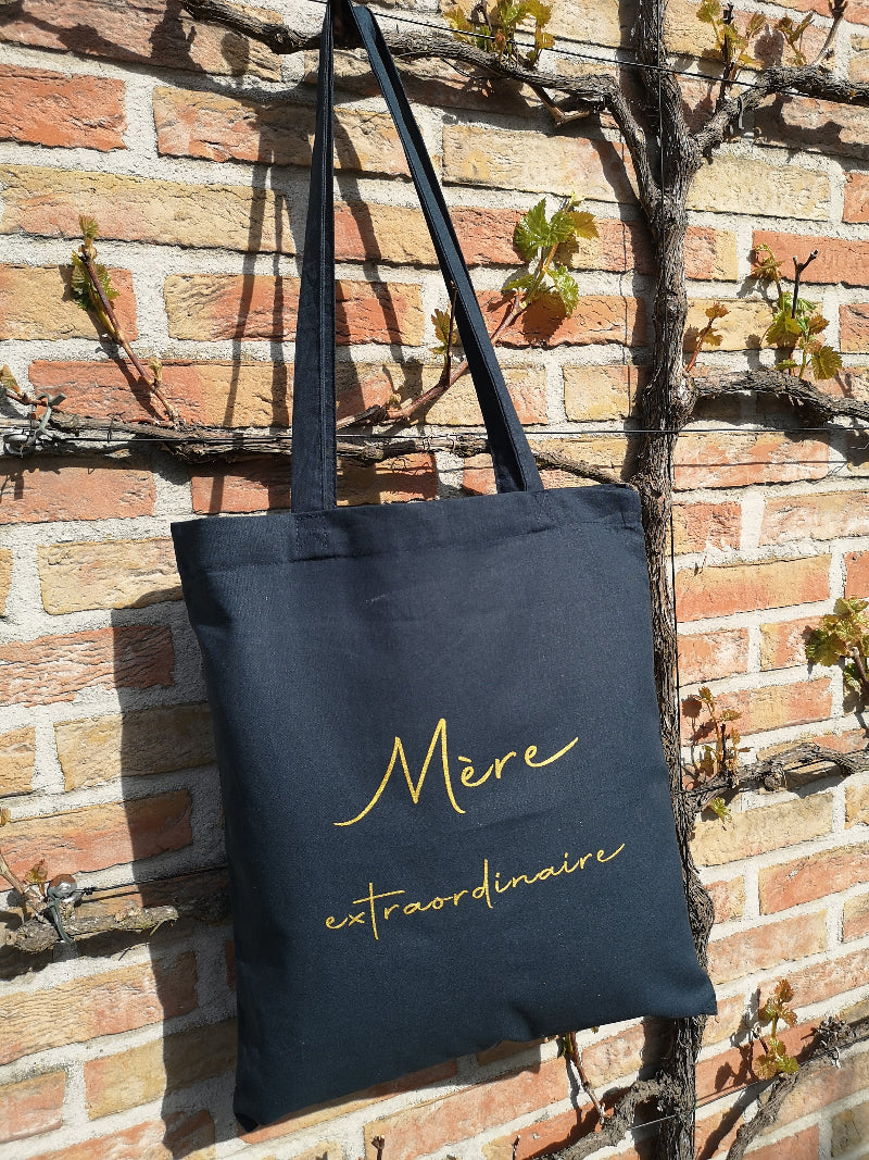 Gepersonaliseerde linnen draagtas voor mama met tekst mère extraordinaire in gouden bedrukking origineel geschenk moederdag antwerpen