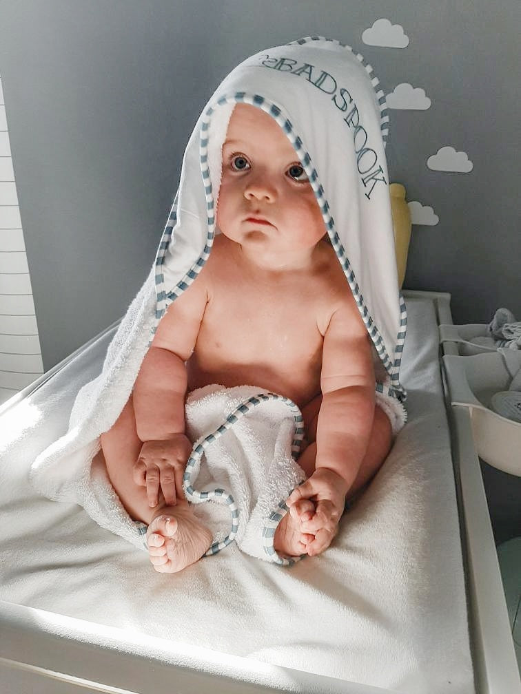 Bedrukte badcape op maat baby Gepersonaliseerd te Antwerpen SG hooded baby towel