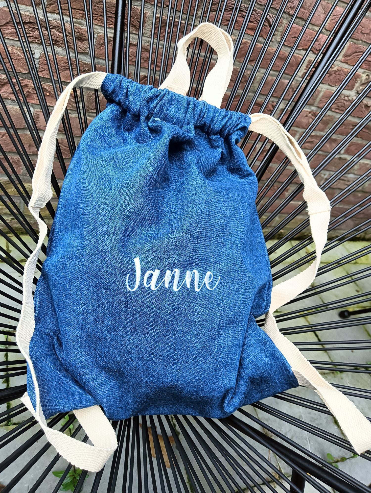 Gepersonaliseerde jeans stof turnzak geborduurd op naam of bedrukt op maat Bagbase Antwerpen