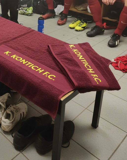 Gepersonaliseerde sport team handdoeken voorzien van de naam van de club
