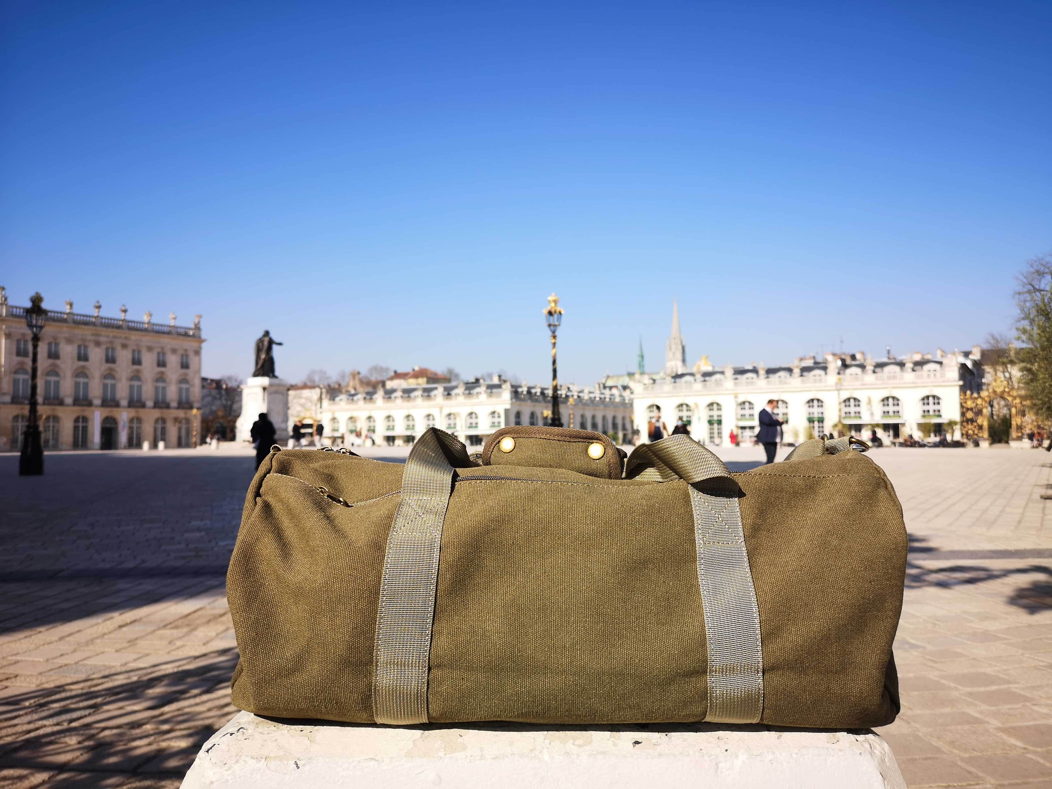Gepersonaliseerde vintage Barrel bag of weekendtas geborduurd met naam tekst of logo te Antwerpen van het merk bagbase