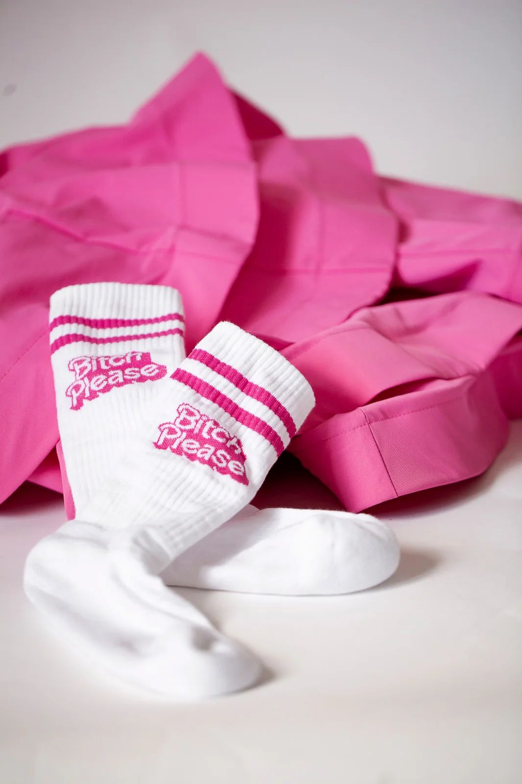 Vrolijke sokken Barbie stijl met als opdruk Bitch Please