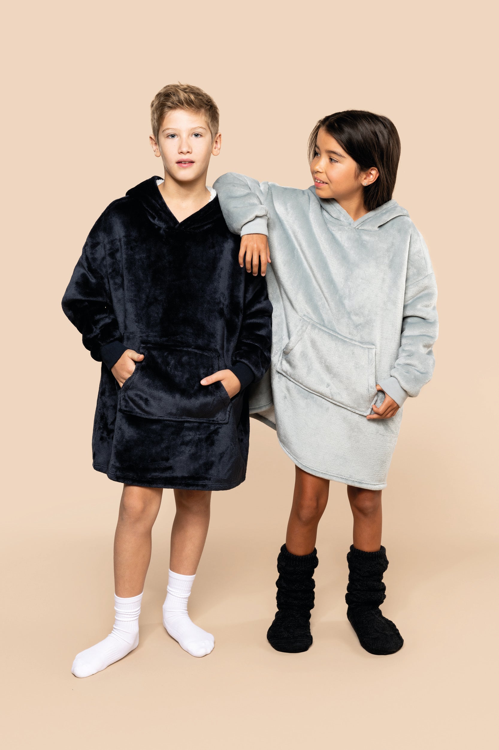 Te personaliseren surf poncho of badcape kind geborduurd met naam tekst of logo Kariban Antwerpen