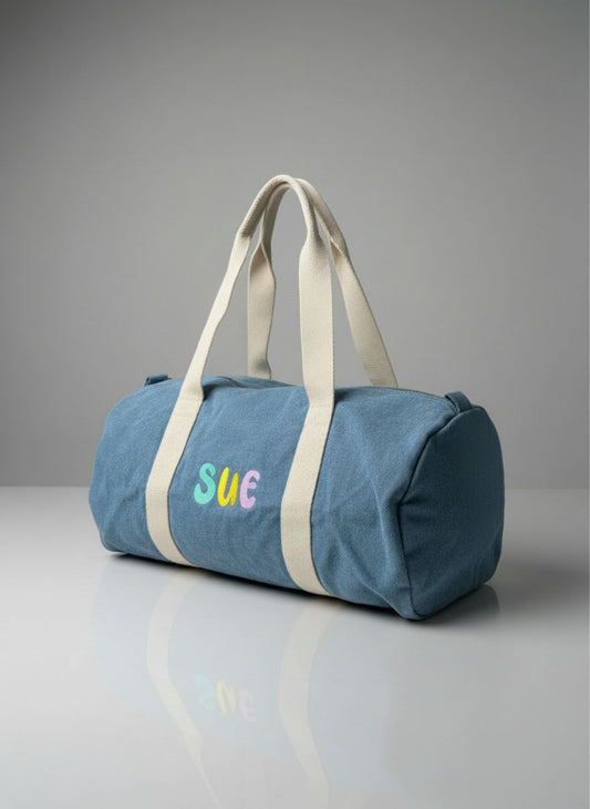 Denim Delight weekendtas -  Kleurrijke naam - Geborduurd
