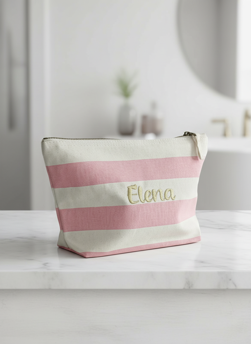 Toiletzakje met stijlvol geborduurde naam en roze strepen print