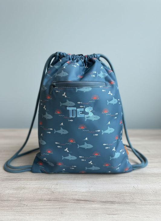 Gepersonaliseerde-zwemzak-professioneel-geborduurd-naam