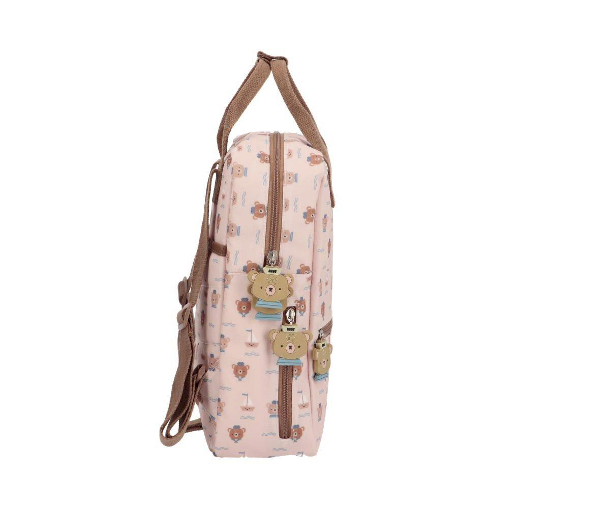 Gepersonaliseerde kleuter of kinder rugzak met speelse beertjes en bootjes print van het merk Tutete designed by Eef Lillemor geborduurd op naam en met 3 beertjes sleutelhangers