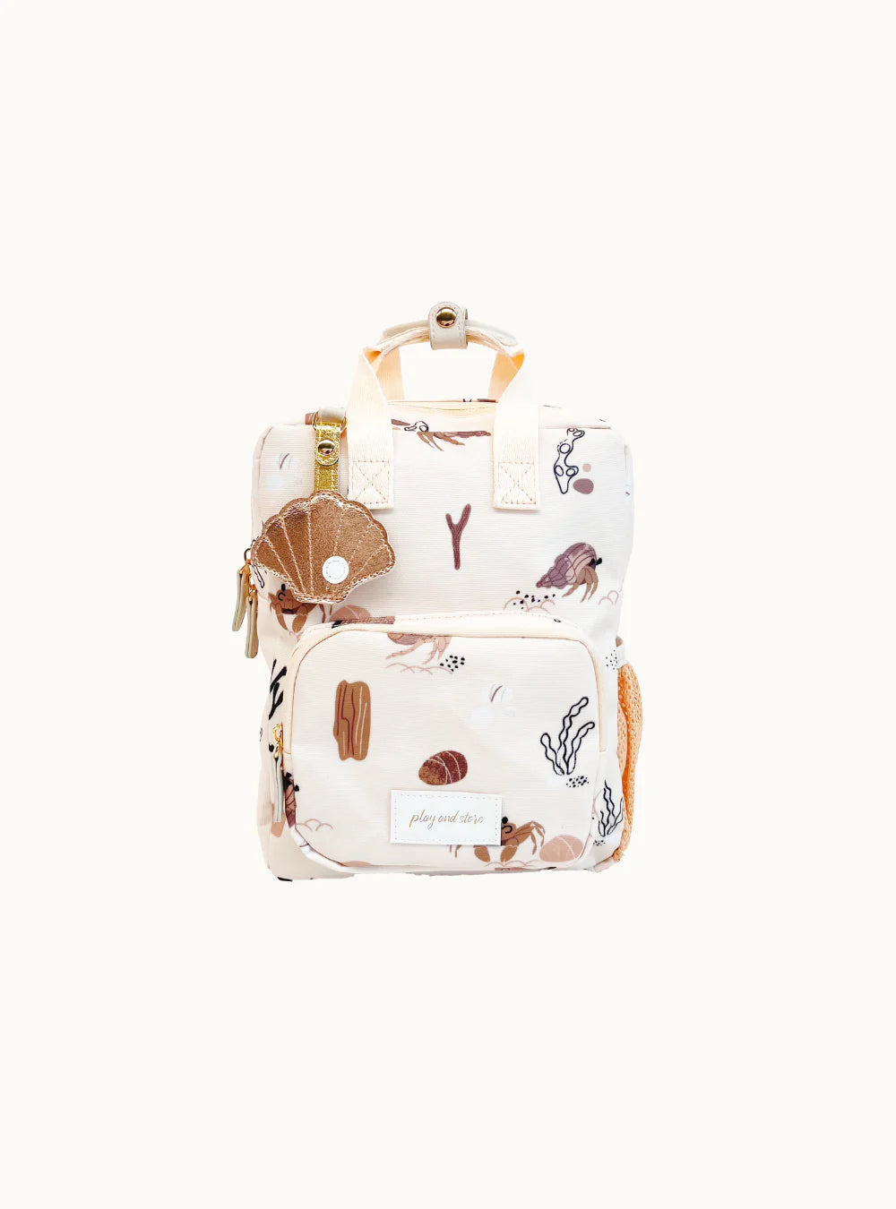 Gepersonaliseerde baby of kinder rugzak met schelpen print van het merk Play and Store geborduurd op naam