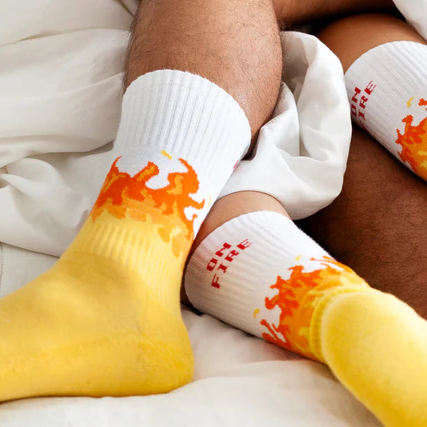 Vrolijke sokken bedrukte print vuur On fire