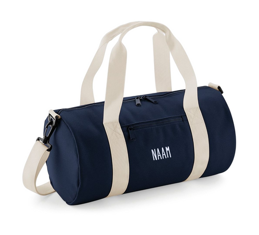 Te personaliseren mini barrel bag van bagbase geborduurd met naam tekst of logo , gebruikt als sporttas gemaakt te Antwerpen