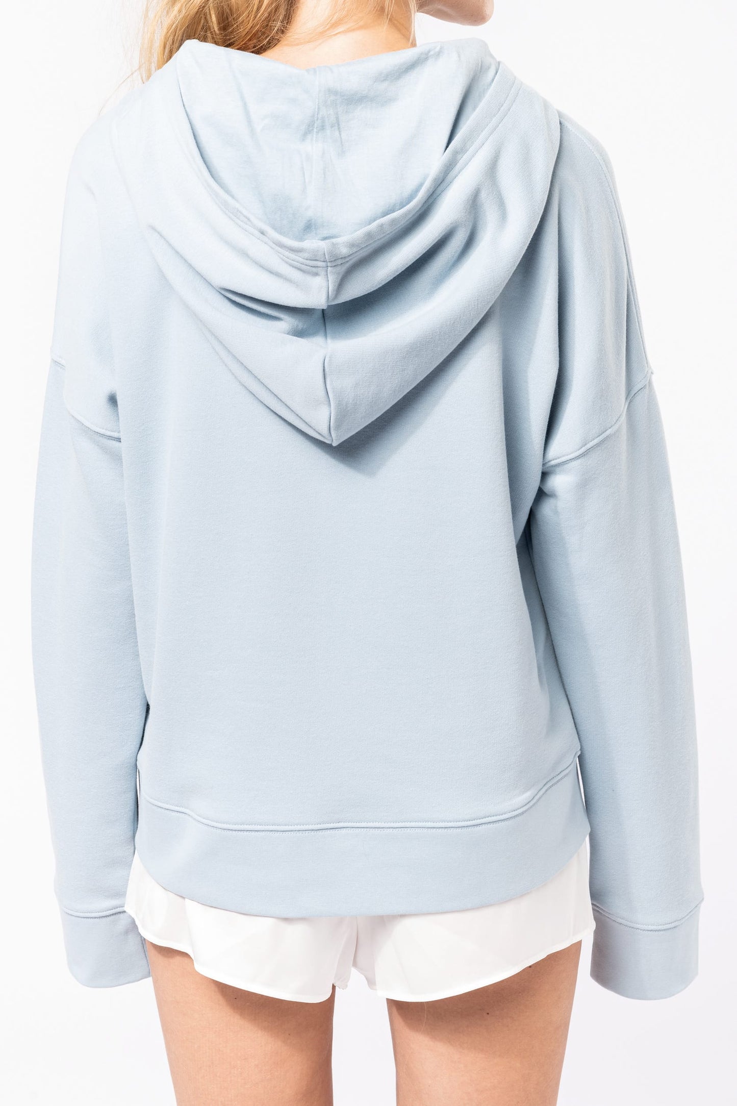 Pastel blauwe sweater met kap van kariban te borduren met naam tekst of logo te Antwerpen 