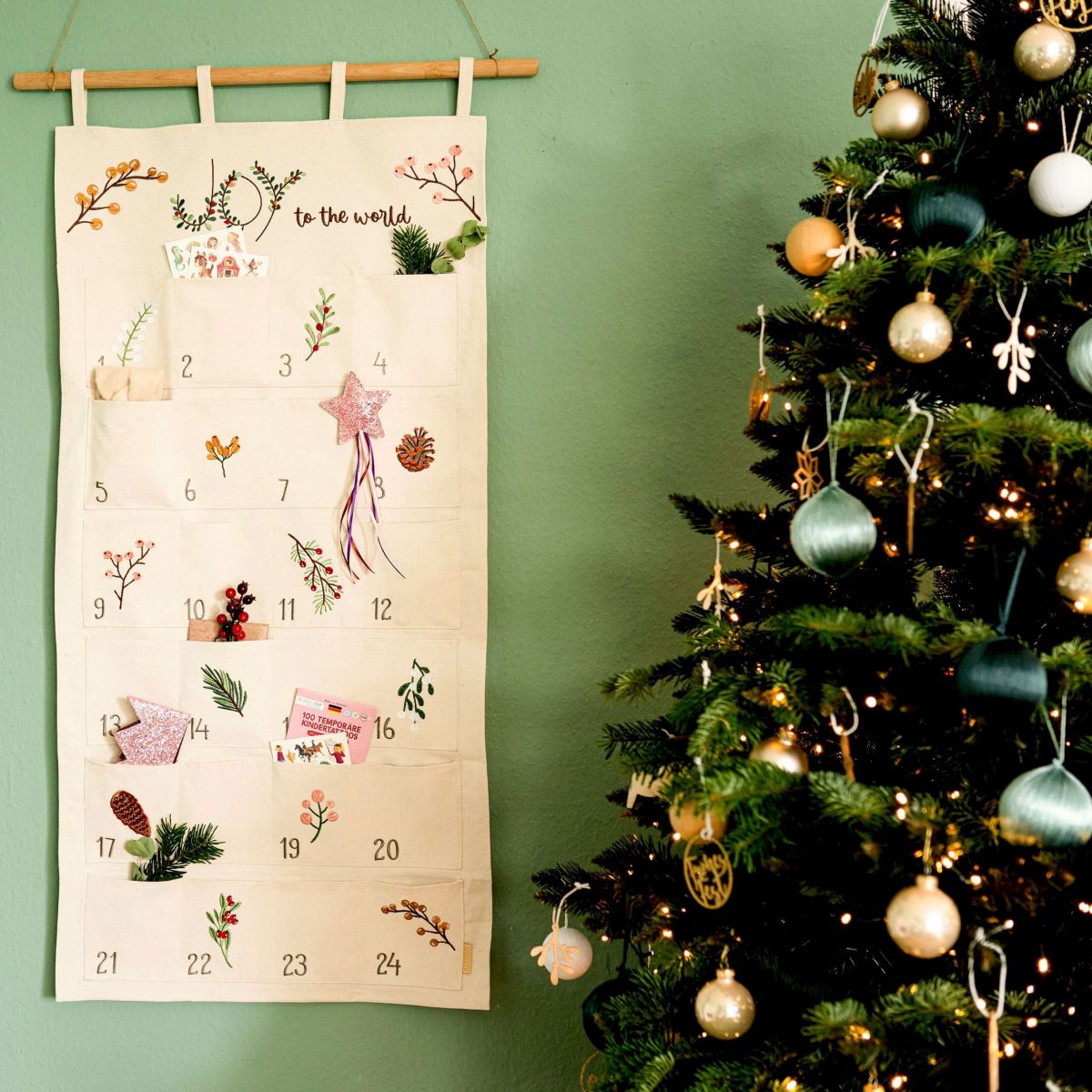 Herbruikbare Wand-Adventskalender met Geborduurde Blaadjes