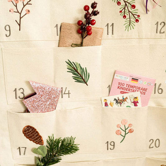 Herbruikbare Wand-Adventskalender met Geborduurde Blaadjes - Kletskop