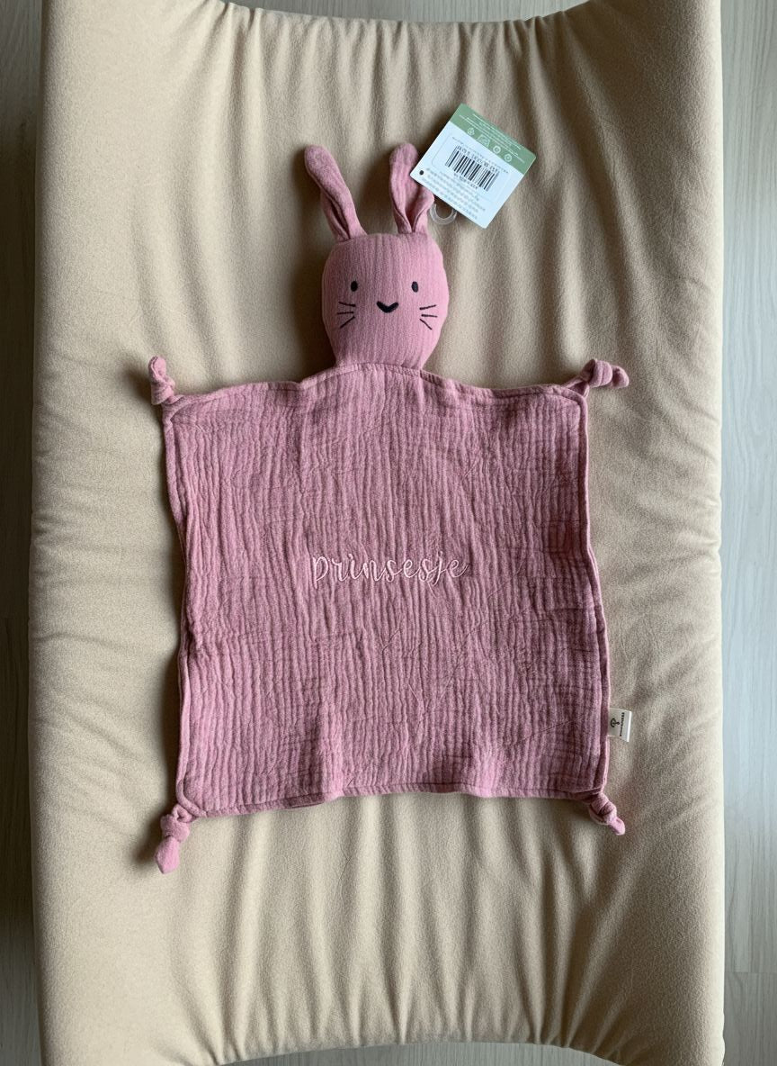 Gepersonaliseerd knuffeldoekje konijn met geborduurde baby naam
