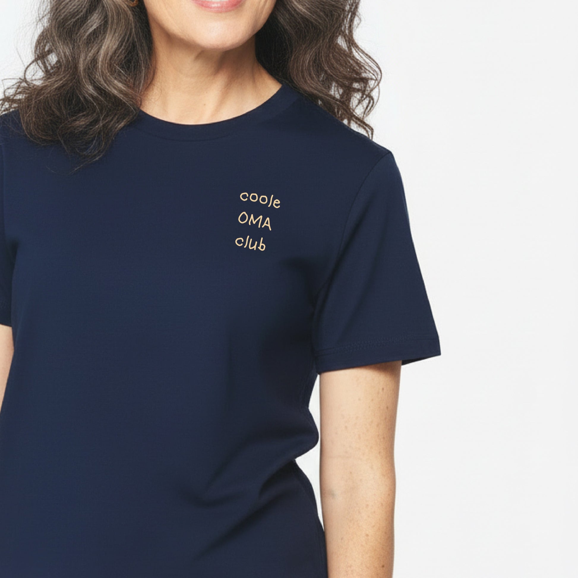 Gepersonaliseerde T-shirt als uniek geschenk voor een oma met als opdruk Coole Oma Club