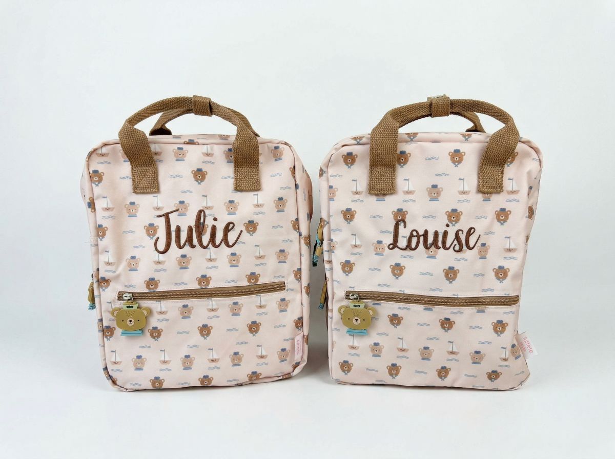 Tutete kinder rugzak met vrolijke beertjes print geborduurd met baby naam en gratis sleutelhangers