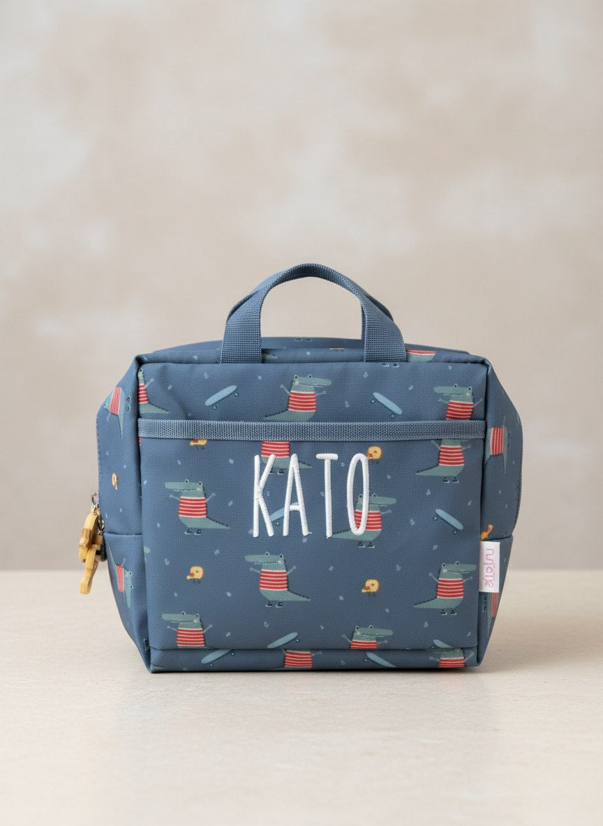 Lunchtas kind met skateboard en krokodillen geborduurd met de naam