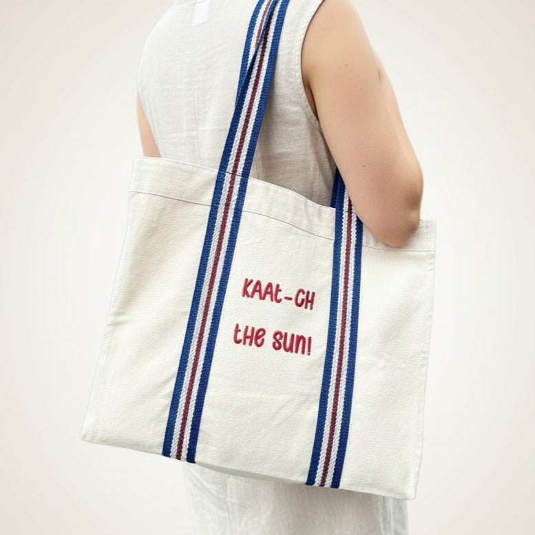 Gepersonaliseerde draagtas met contrasterende banden geborduurd met unieke tekst