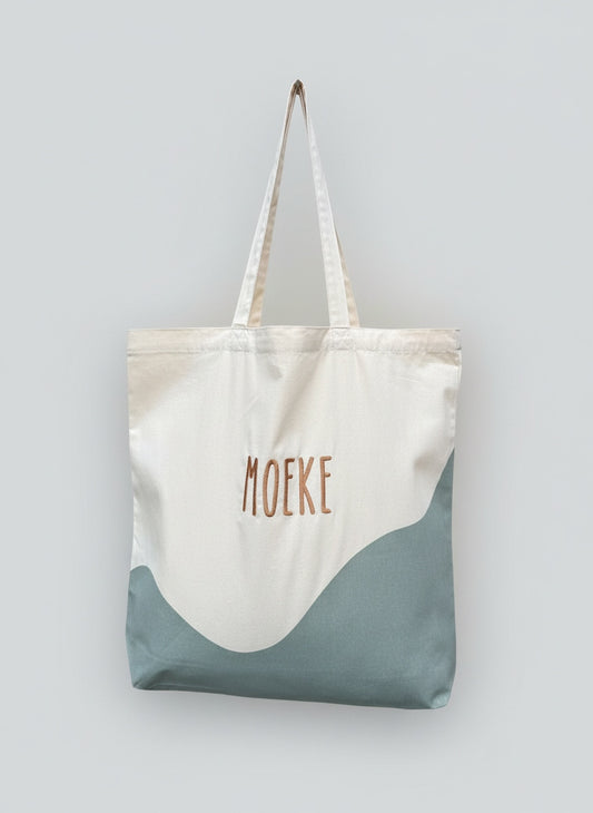 Gepersonaliseerde tas voor mama of oma met geborduurde tekst moeke