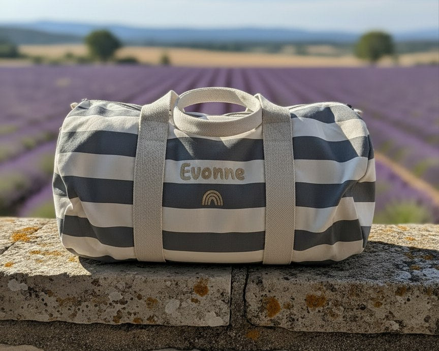 Gestreepte beachlook barrel Bag geborduurd met gepersonaliseerde tekst