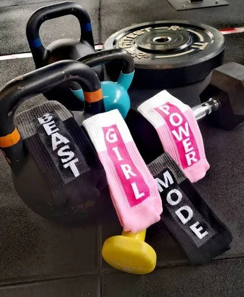 Fitness sport sokken met als opdruk Power Girl en Beast mode