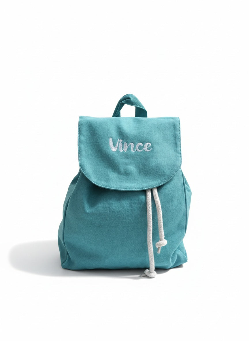 Schattig gepersonaliseerd rugzakje in pastel groen met geborduurde naam