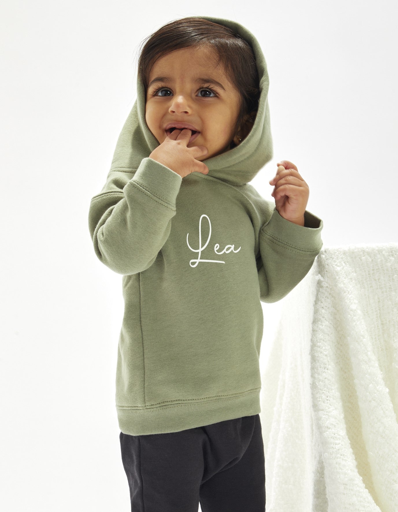 Gepersonaliseerde babybugz sweater voor baby of peuter met naam bedrukt of geborduurd antwerpen